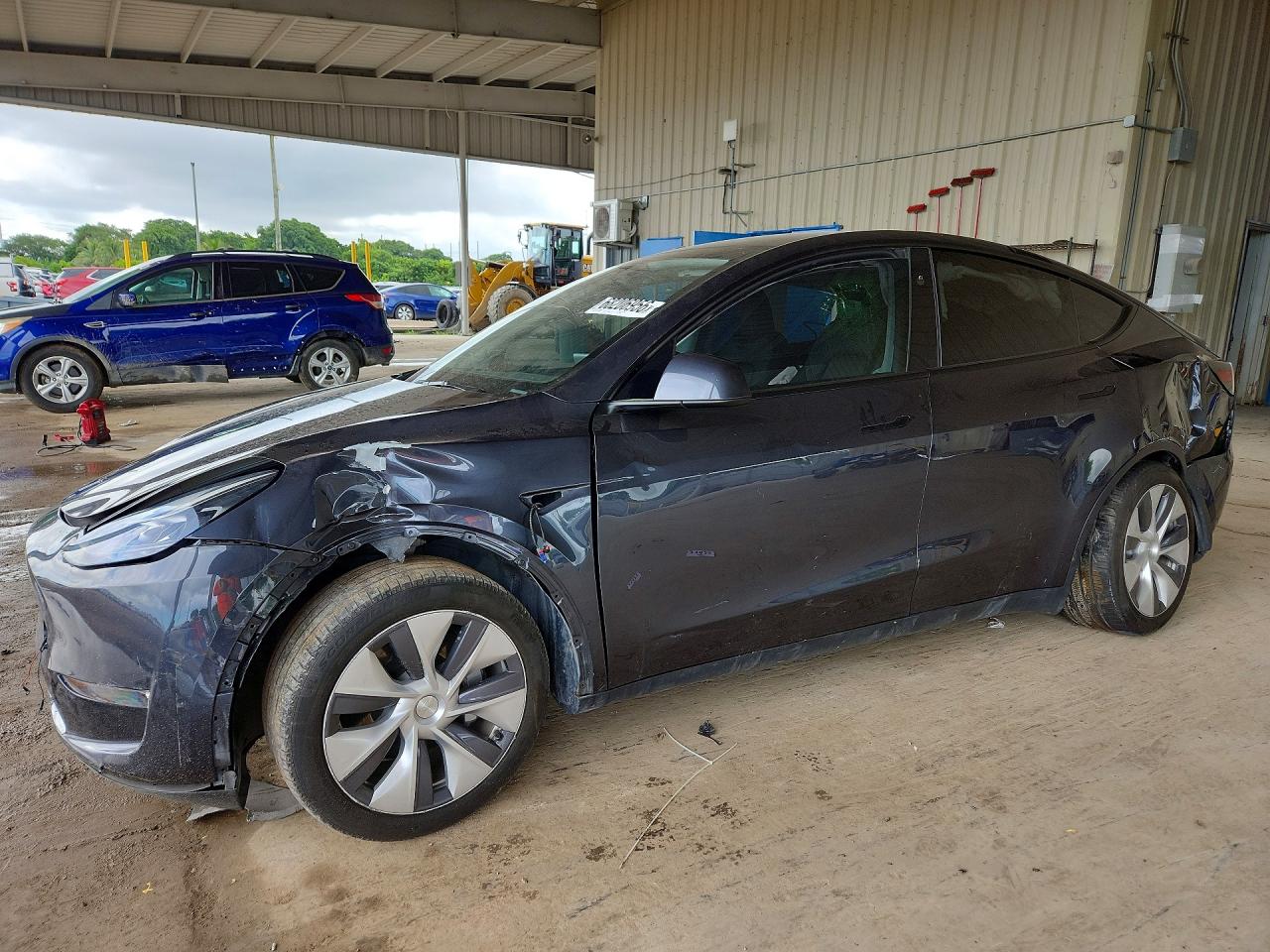 2024 TESLA MODEL Y