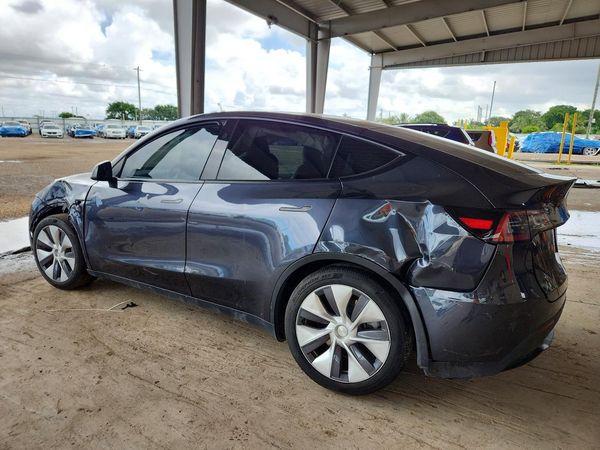 2024 TESLA MODEL Y