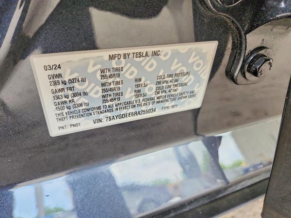 2024 TESLA MODEL Y