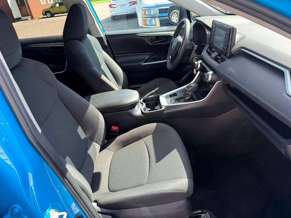 2019 TOYOTA RAV4 LE