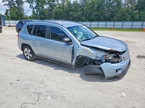 2013 JEEP COMPASS Latitude — Passenger 3/4