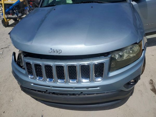 2013 JEEP COMPASS Latitude — Engine bay