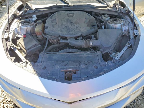 2016 CHEVROLET CAMARO 1LT — Engine bay