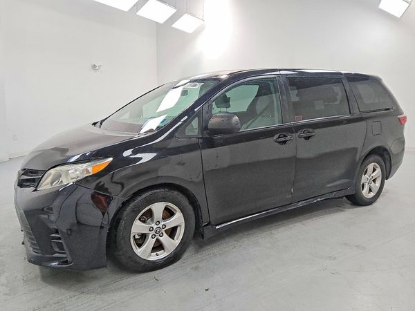2020 TOYOTA SIENNA D grade — Front 3/4