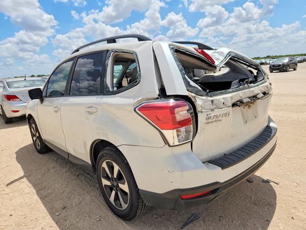 2018 SUBARU FORESTER Base P