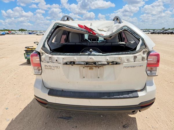 2018 SUBARU FORESTER Base P