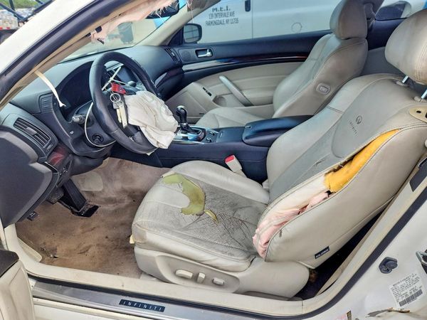 2013 INFINITI G37 — DENT