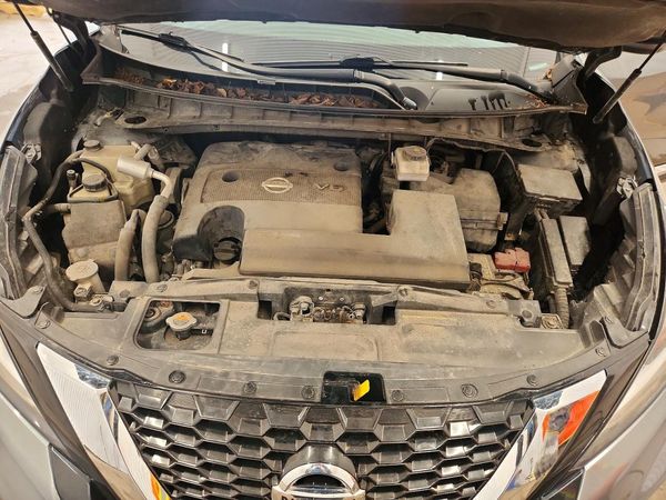 2019 NISSAN MURANO — Engine bay