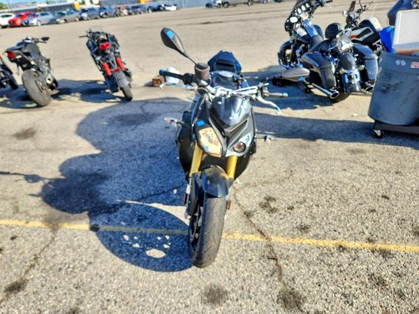 2016 BMW S 1000
