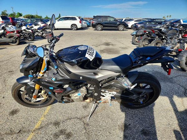 2016 BMW S 1000