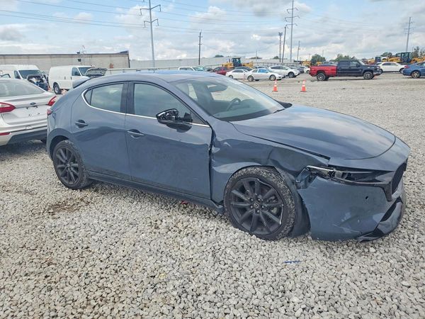 2022 MAZDA 3 Premium Plus Package