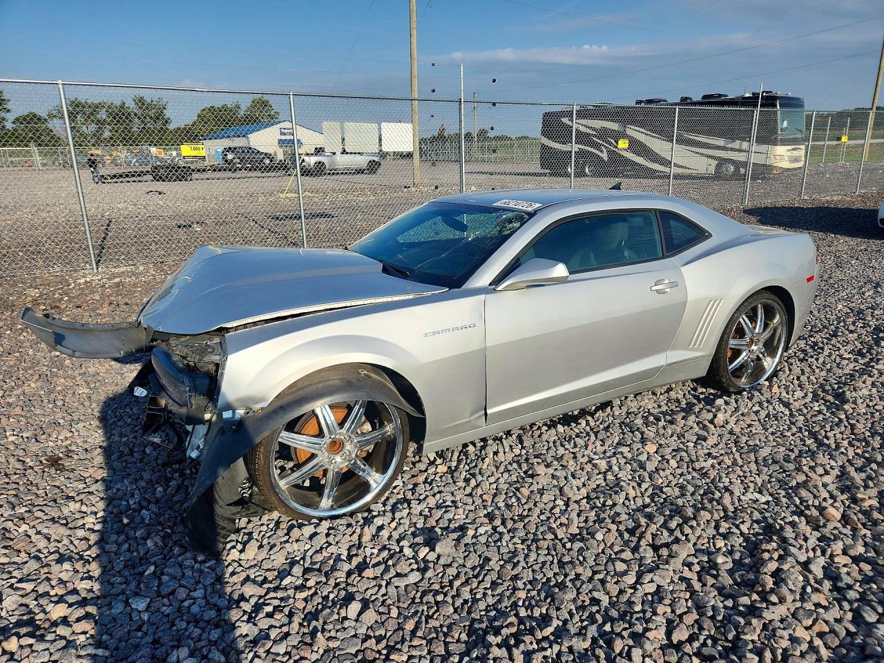 2014 CHEVROLET CAMARO 2LS — Front 3/4