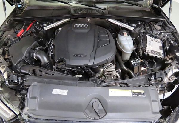 2019 AUDI A4 Premium, Titanium