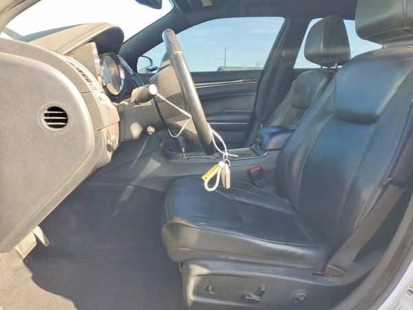 2014 CHRYSLER 300 300C — DENT
