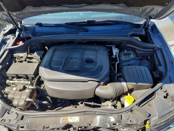 2019 JEEP GRAND CHEROKEE Laredo — Engine bay