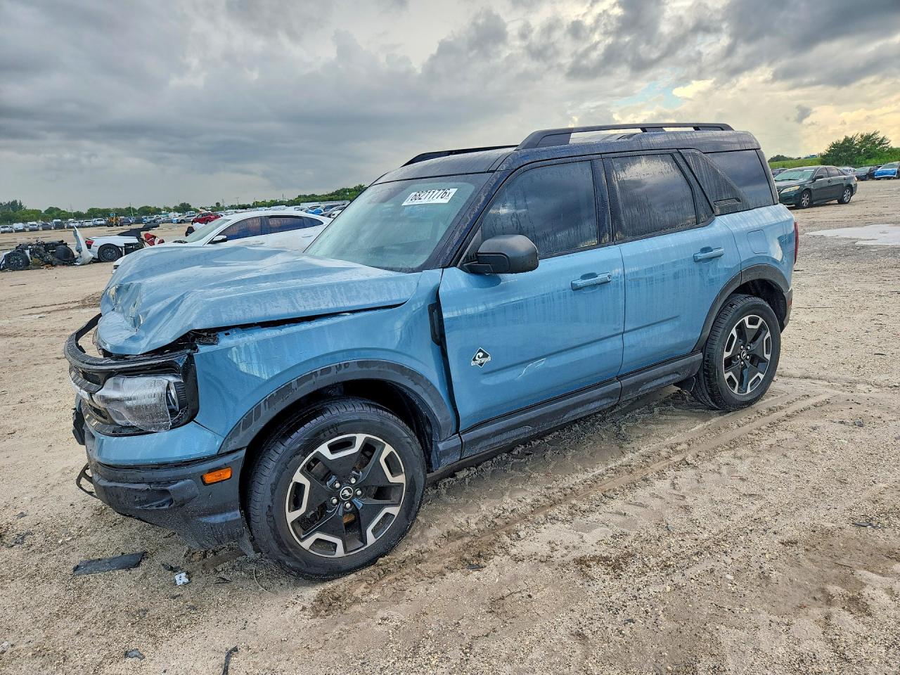 2021 FORD BRONCO Outer Banks — Front 3/4
