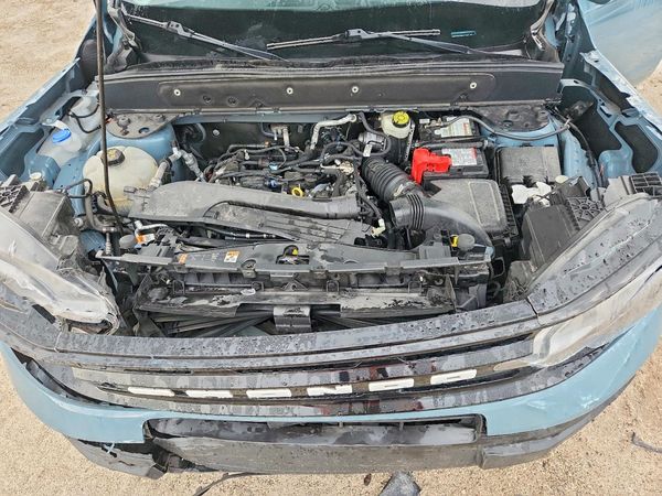 2021 FORD BRONCO Outer Banks — Engine bay