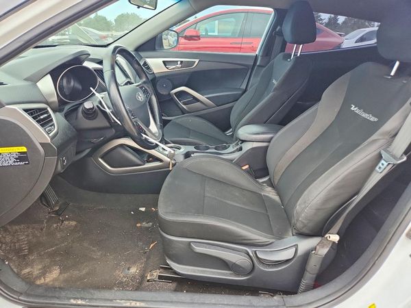 2017 HYUNDAI VELOSTER — DENT