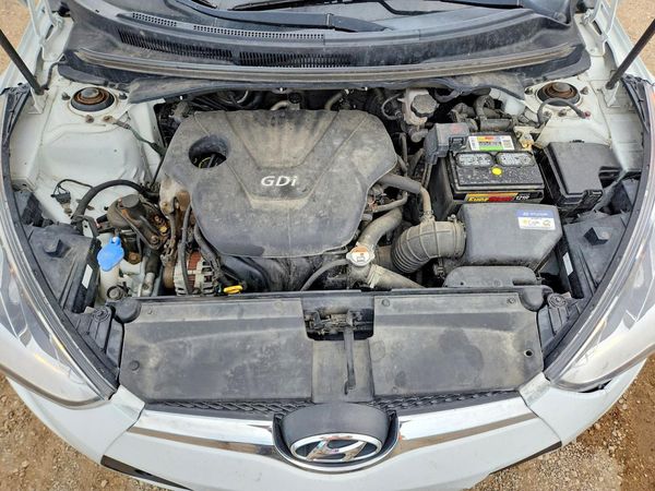2017 HYUNDAI VELOSTER — Engine bay