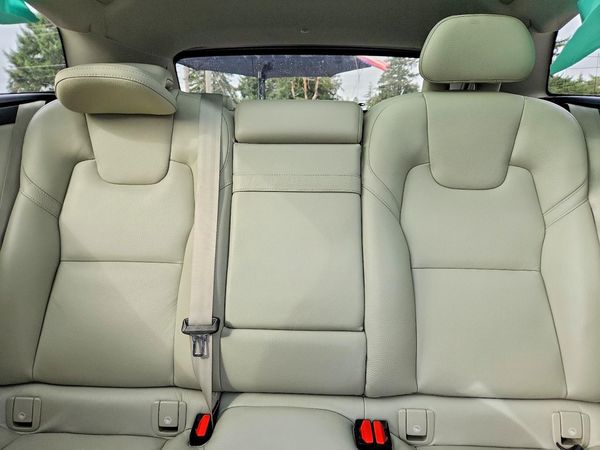 2018 VOLVO XC60 — SUVN