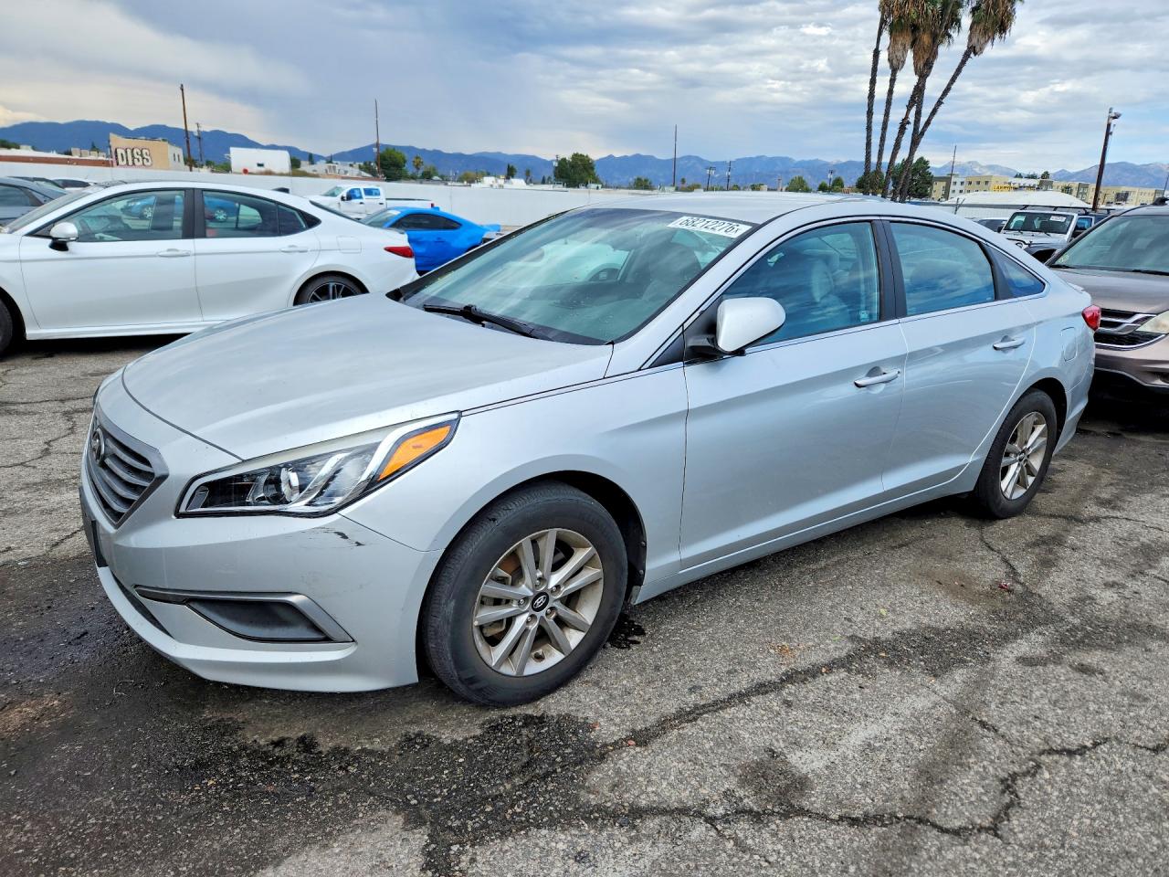 2017 HYUNDAI SONATA SE, Eco — Front 3/4