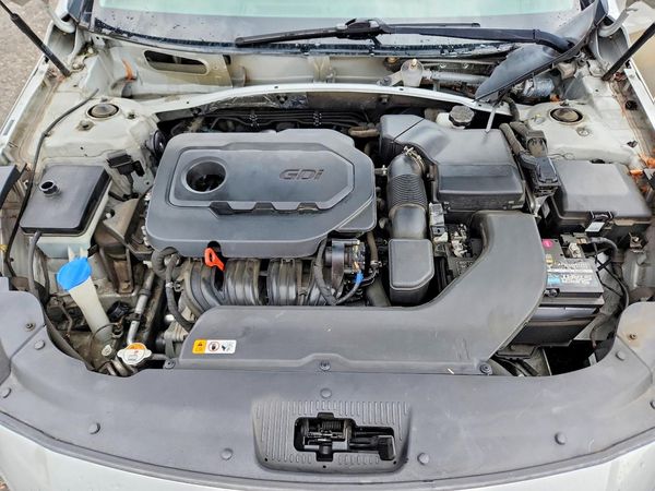 2017 HYUNDAI SONATA SE, Eco — Engine bay