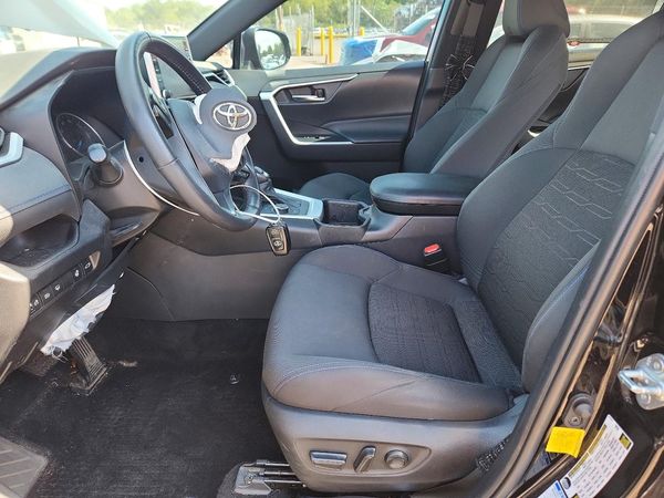 2022 TOYOTA RAV4 SE