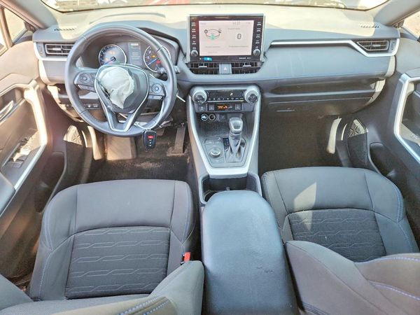2022 TOYOTA RAV4 SE