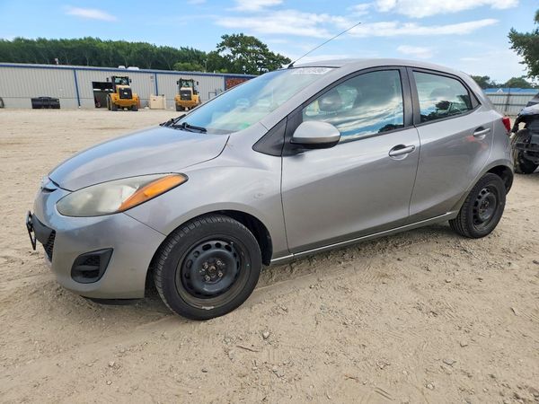 2014 MAZDA MAZDA2 — DSFA — Front 3/4