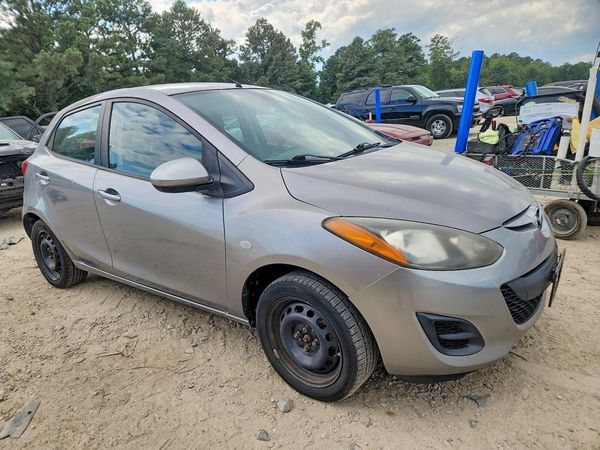 2014 MAZDA MAZDA2 — Passenger 3/4