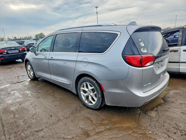 2017 CHRYSLER PACIFICA Touring L Plus