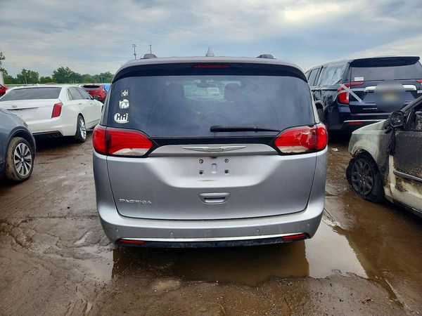 2017 CHRYSLER PACIFICA Touring L Plus