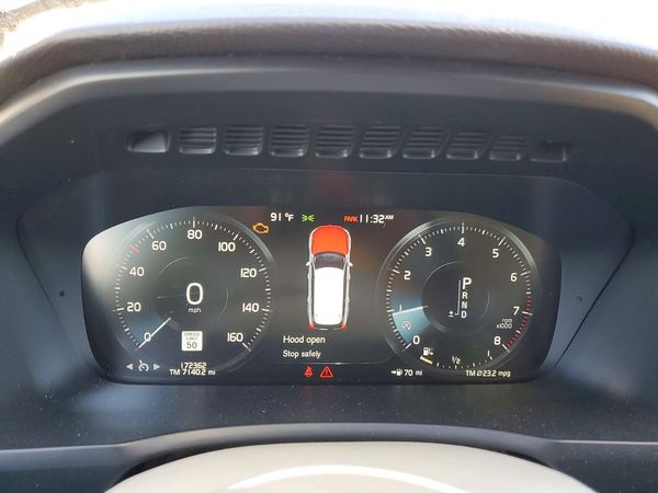 2016 VOLVO XC90