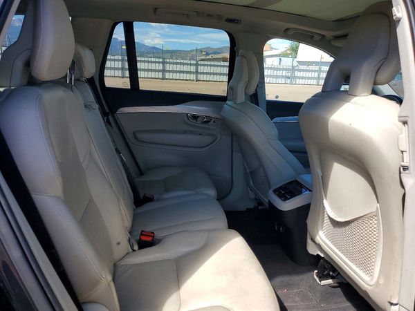 2016 VOLVO XC90