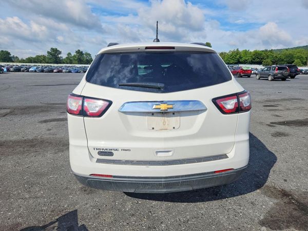 2017 CHEVROLET TRAVERSE LS