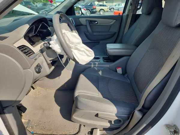 2017 CHEVROLET TRAVERSE LS