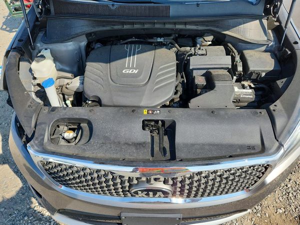 2017 KIA SORENTO — Engine bay