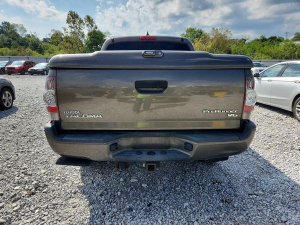 2015 TOYOTA TACOMA Delux Grade