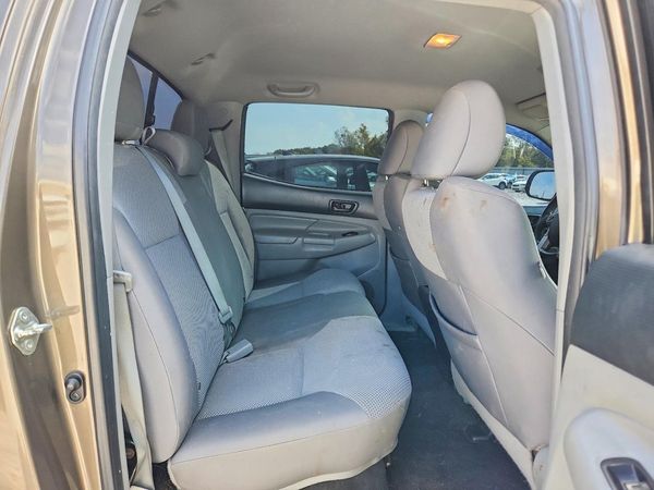 2015 TOYOTA TACOMA Delux Grade