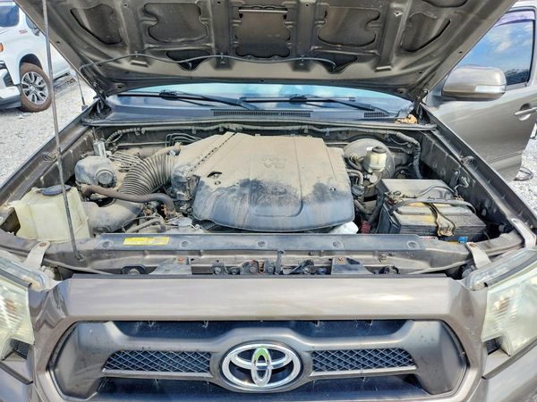 2015 TOYOTA TACOMA Delux Grade