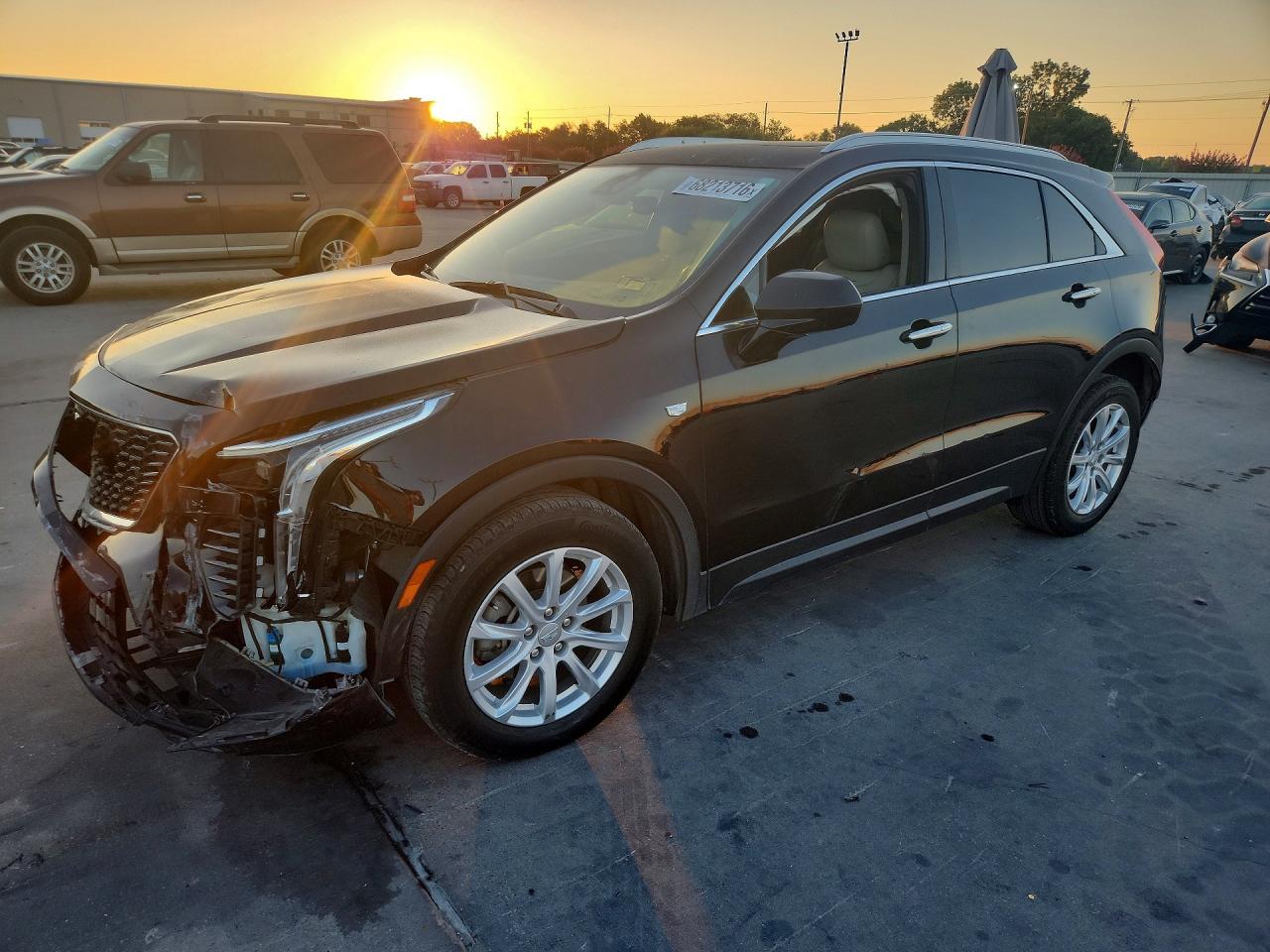 2023 CADILLAC XT4 Luxury — Front 3/4