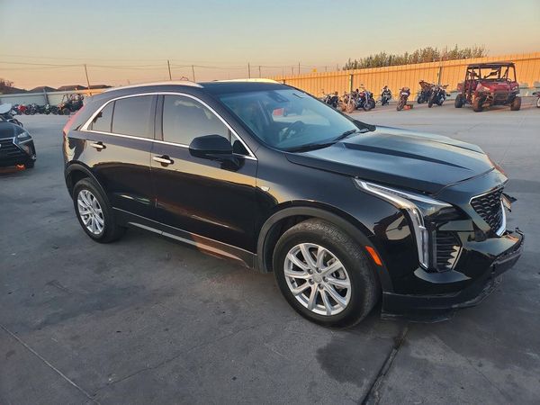 2023 CADILLAC XT4 Luxury — Passenger 3/4