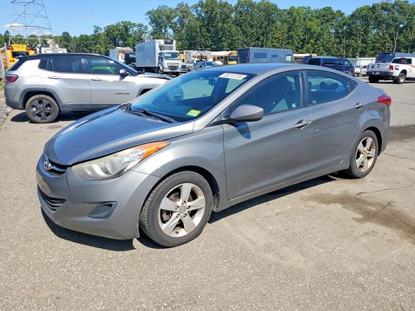 2013 HYUNDAI ELANTRA — DSFA — Front 3/4