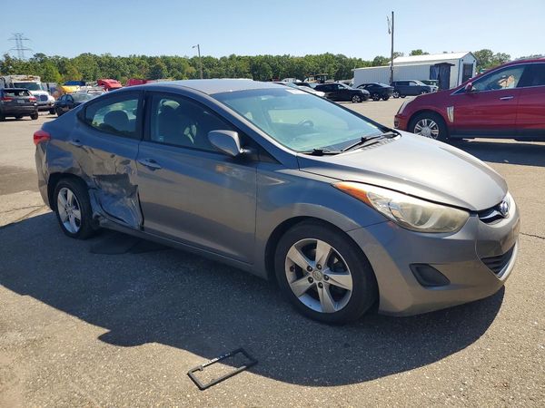 2013 HYUNDAI ELANTRA — Passenger 3/4
