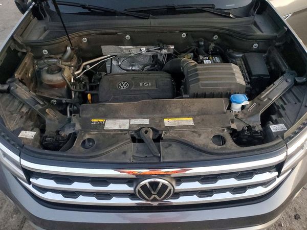 2022 VOLKSWAGEN ATLAS CROSS SPORT SE w/ Tech — Engine bay