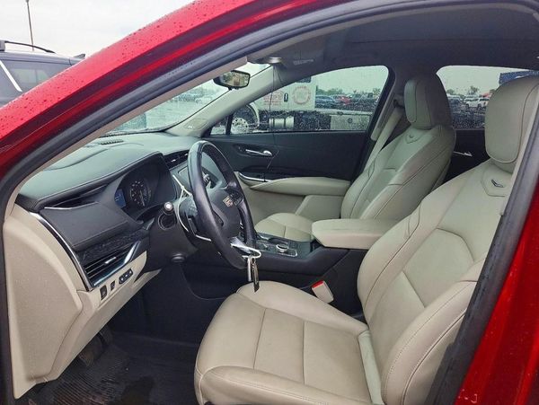 2021 CADILLAC XT4 Premium Luxury