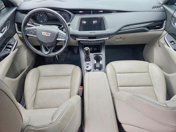 2021 CADILLAC XT4 Premium Luxury