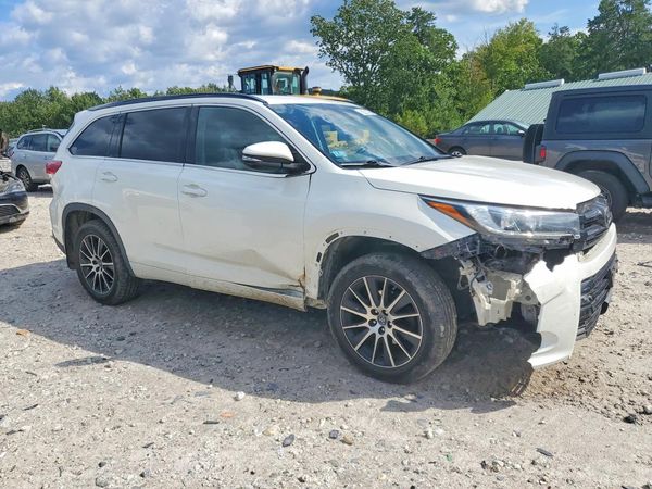 2017 TOYOTA HIGHLANDER SE/XLE