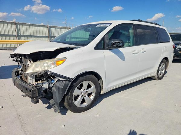 2015 TOYOTA SIENNA