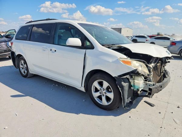 2015 TOYOTA SIENNA